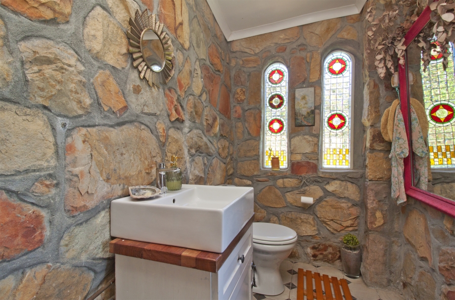 To Let 5 Bedroom Property for Rent in San Michel Western Cape